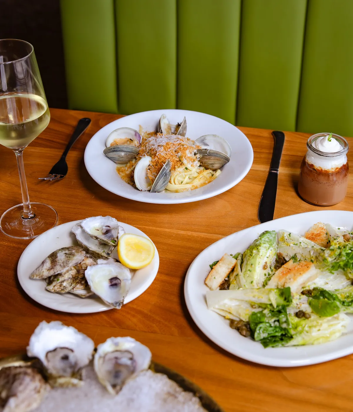 Champagne Tiger: Restaurant Photograph
