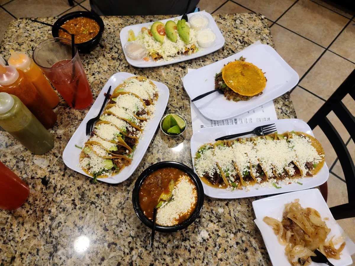 Taqueria Ultimo Taco: Restaurant Food And Dining Photo
