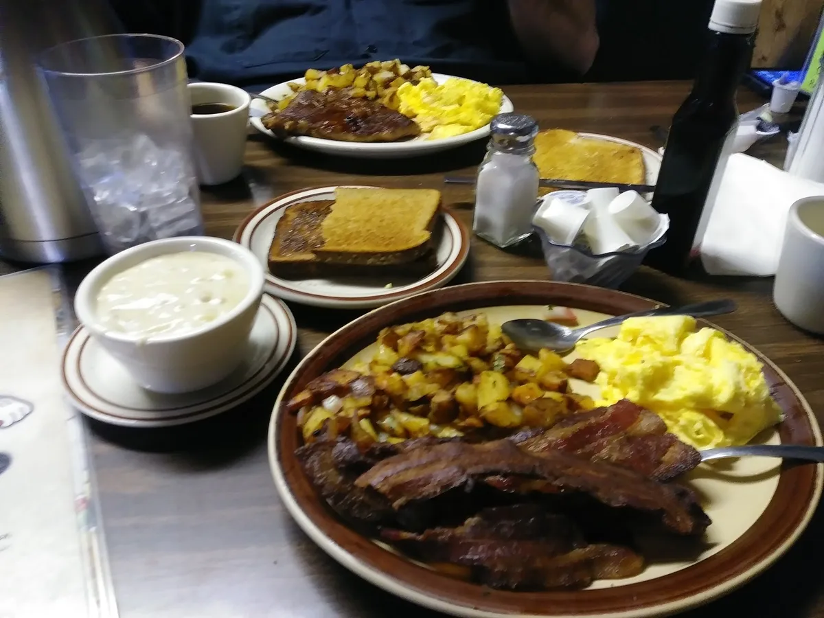 Cricket Country Kitchen: Restaurant Food And Dining Photo