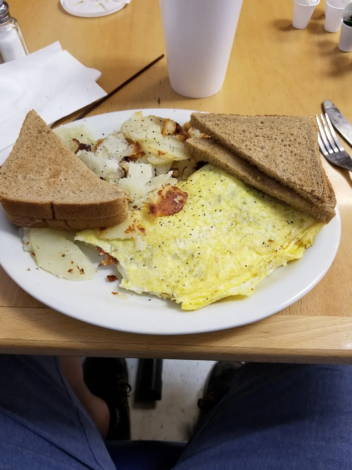 Bill's Breakfast & Lunch: Restaurant Food And Dining Photo