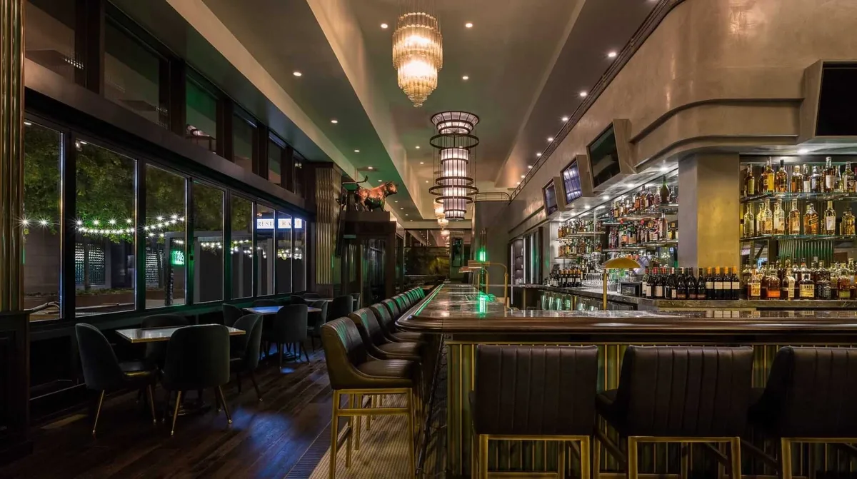 Taureaux Tavern: Restaurant Photograph