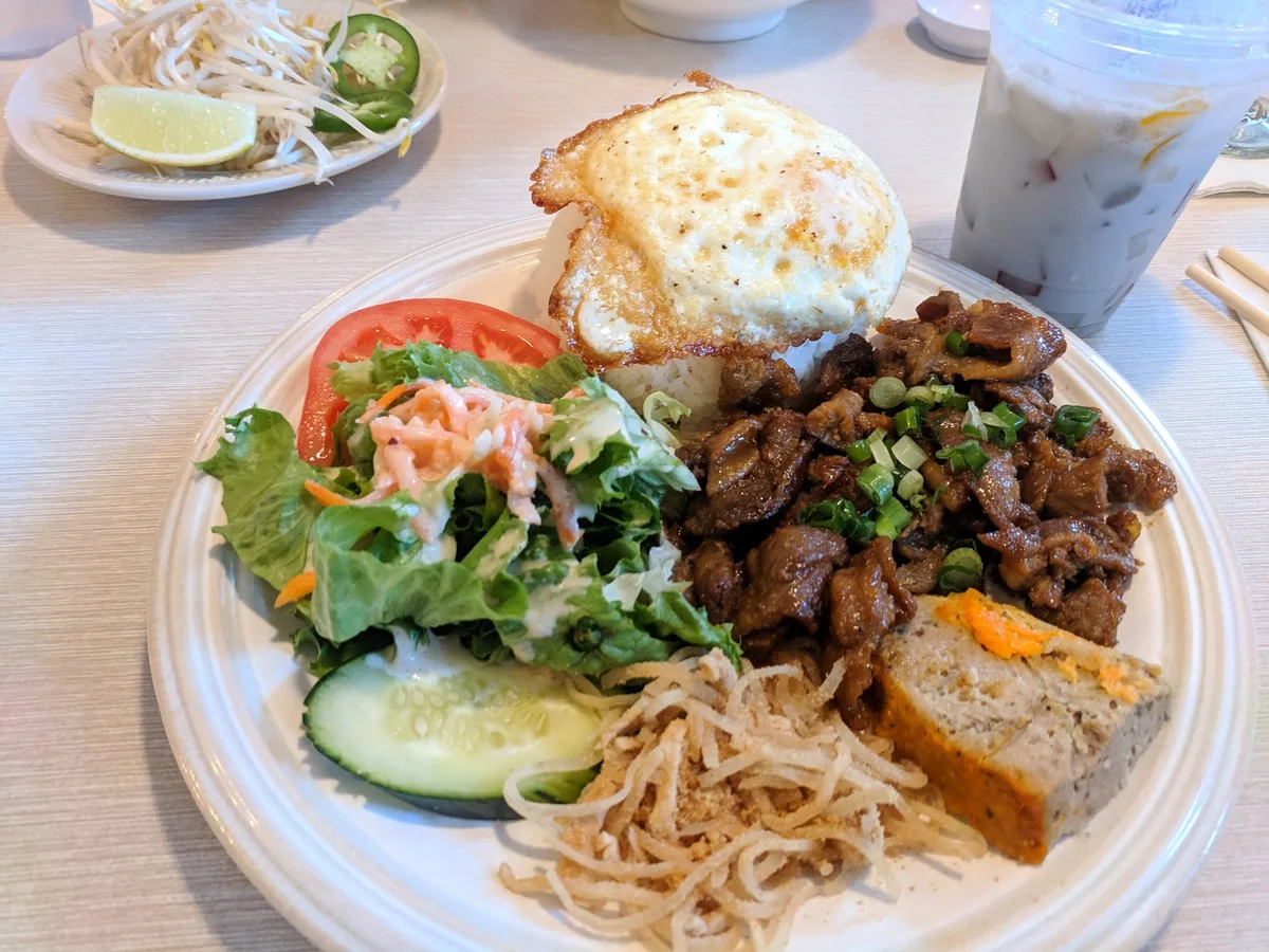 Saigon Noodle & Grill: Restaurant Food And Dining Photo