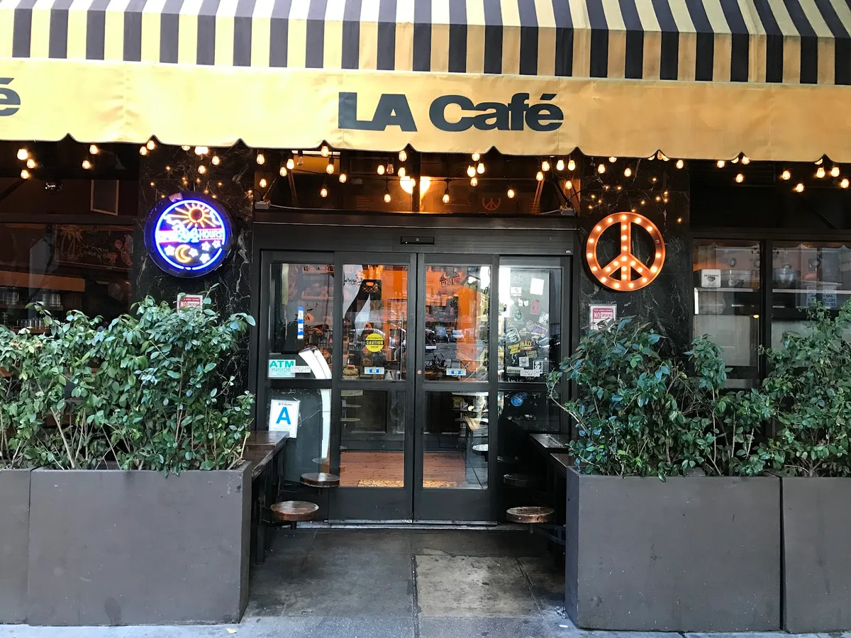 L.A. Cafe: Restaurant Photograph