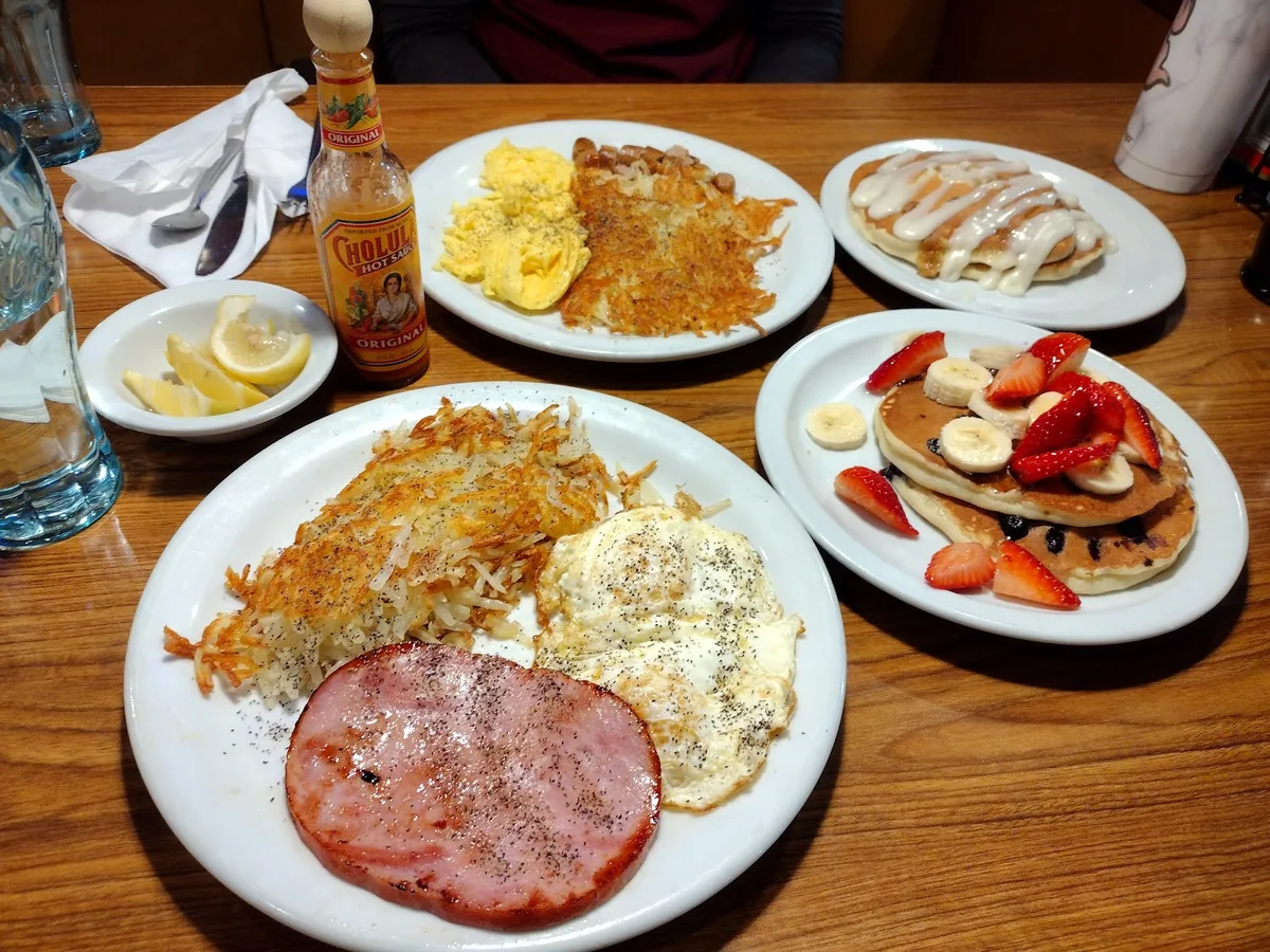 Denny's Restaurant: Restaurant Photograph