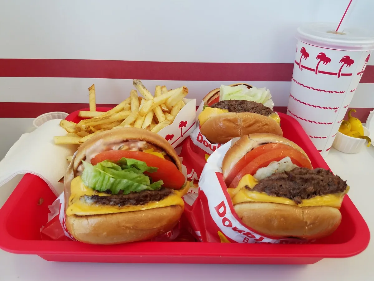 In-N-Out Burger: Restaurant Photograph