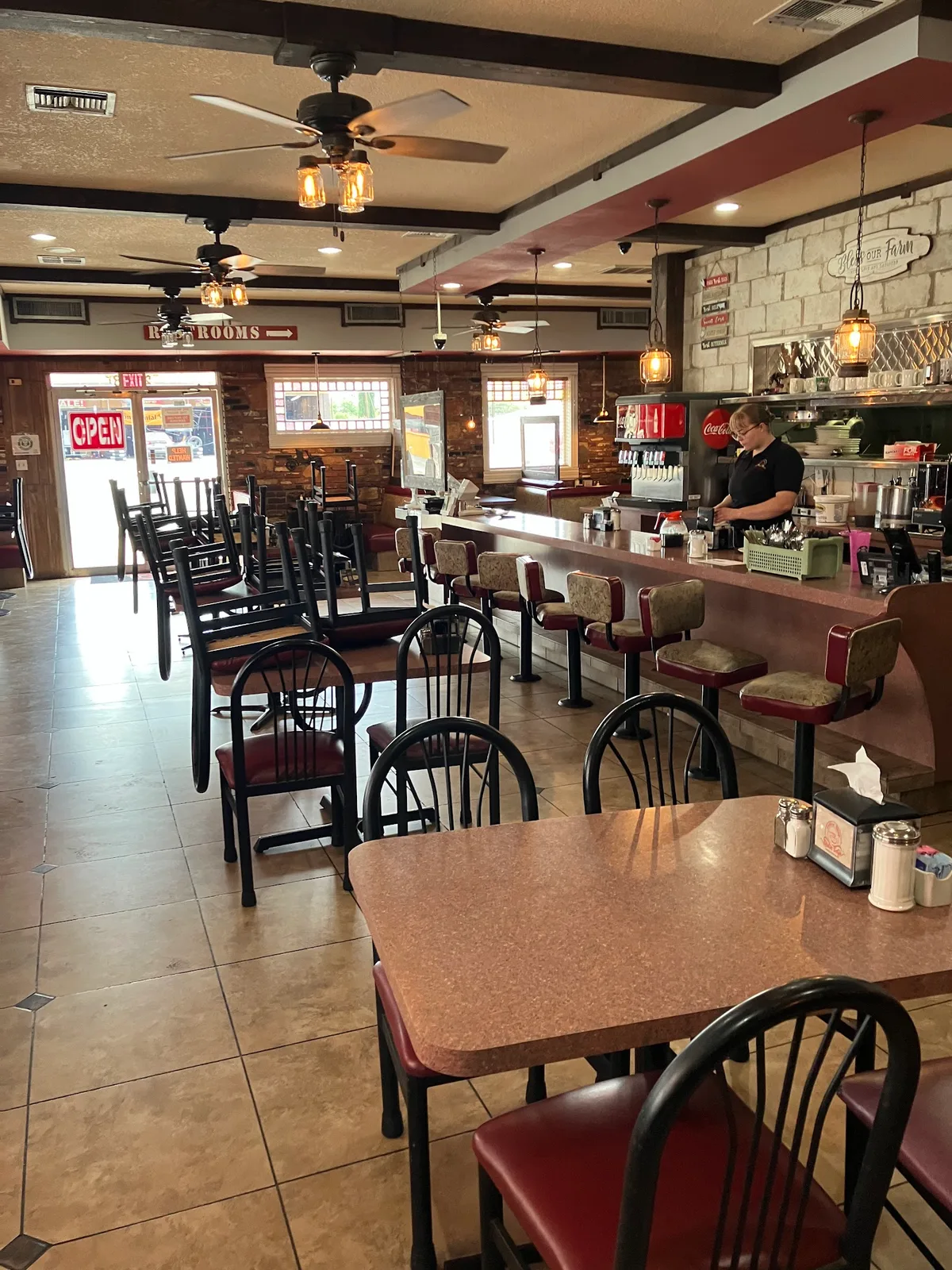 Baseline Burgers: Restaurant Photograph