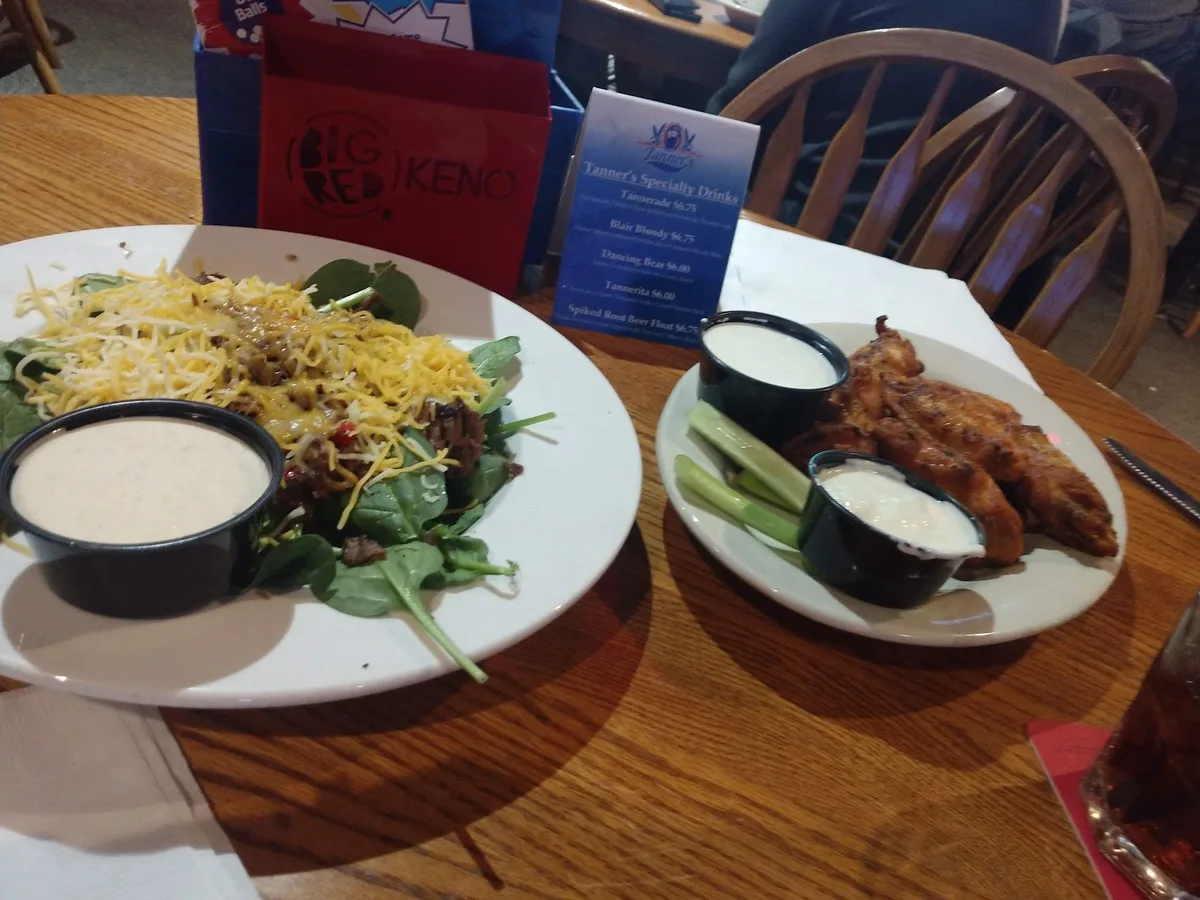 Tanner's Bar & Grill: Restaurant Food And Dining Photo
