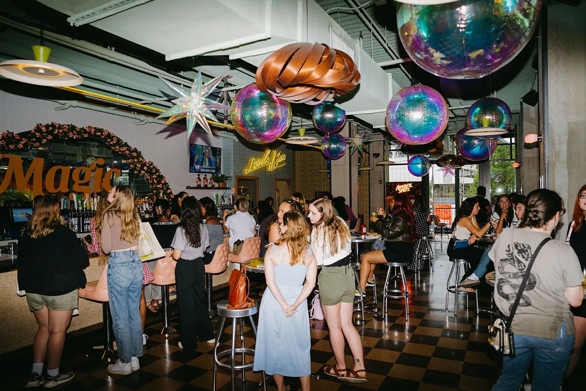Punch Bowl Social Chicago: Restaurant Photograph