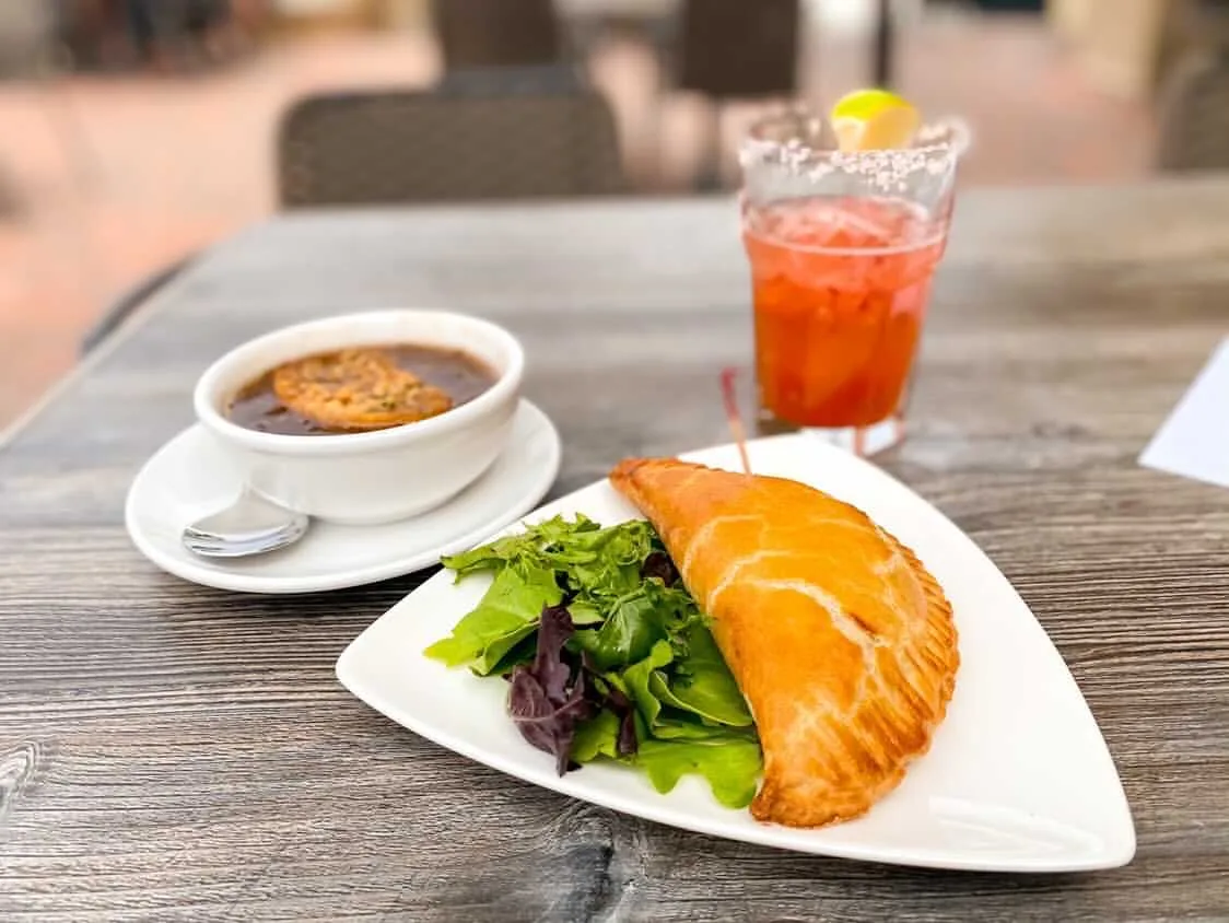 The Raven Tavern: Restaurant Food And Dining Photo