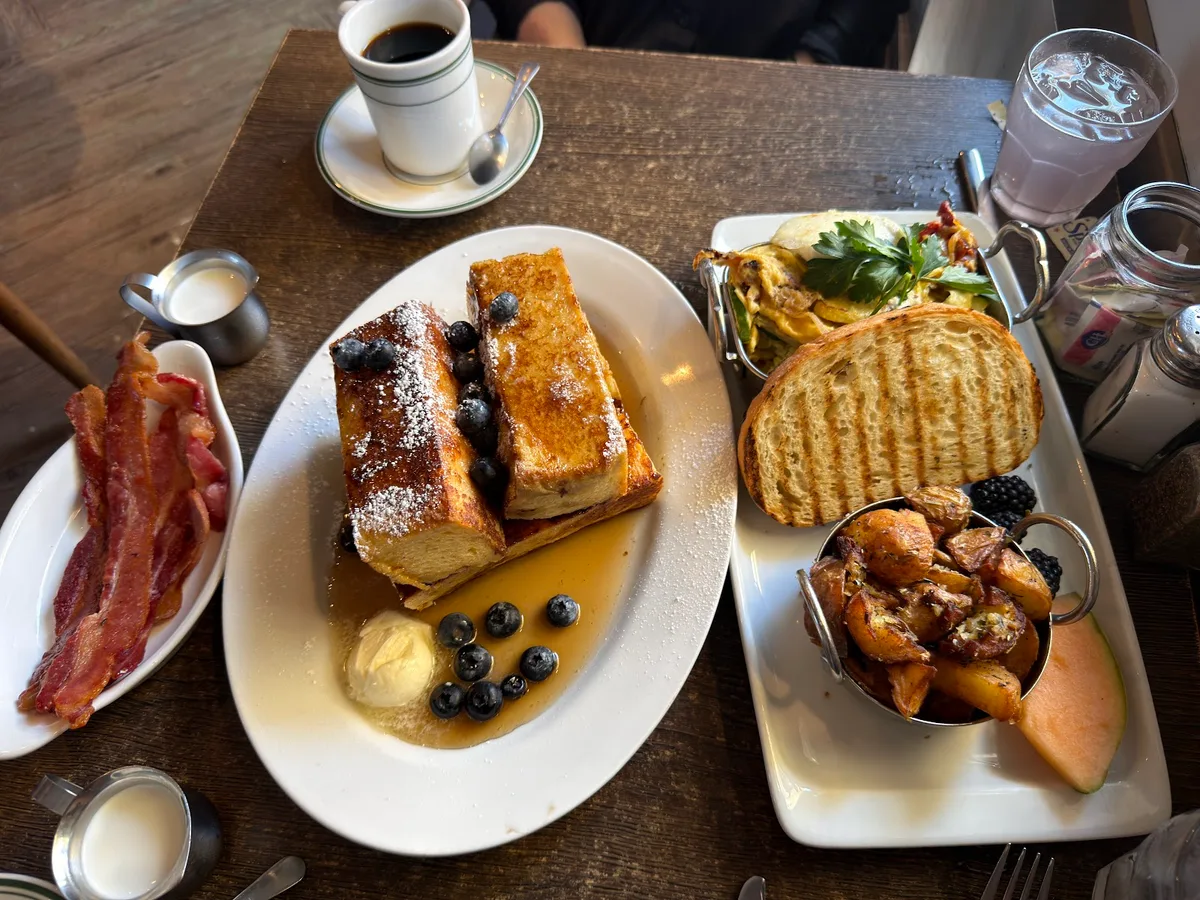 Great Maple: Restaurant Photograph