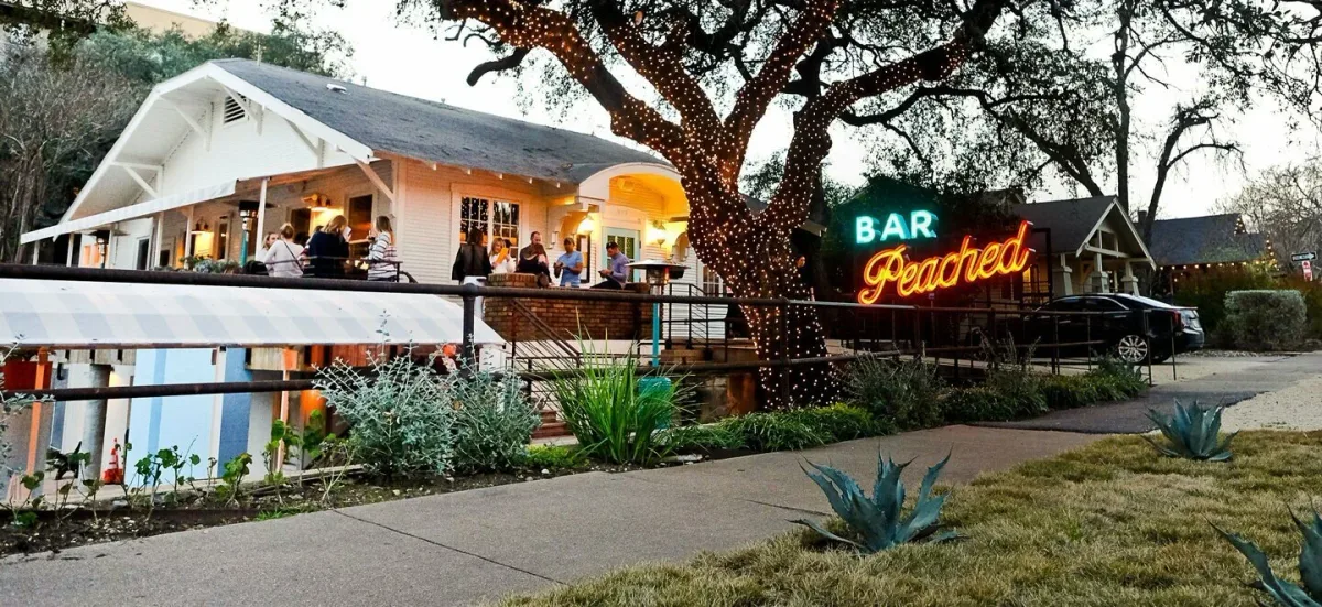 Bar Peached: Restaurant Photograph