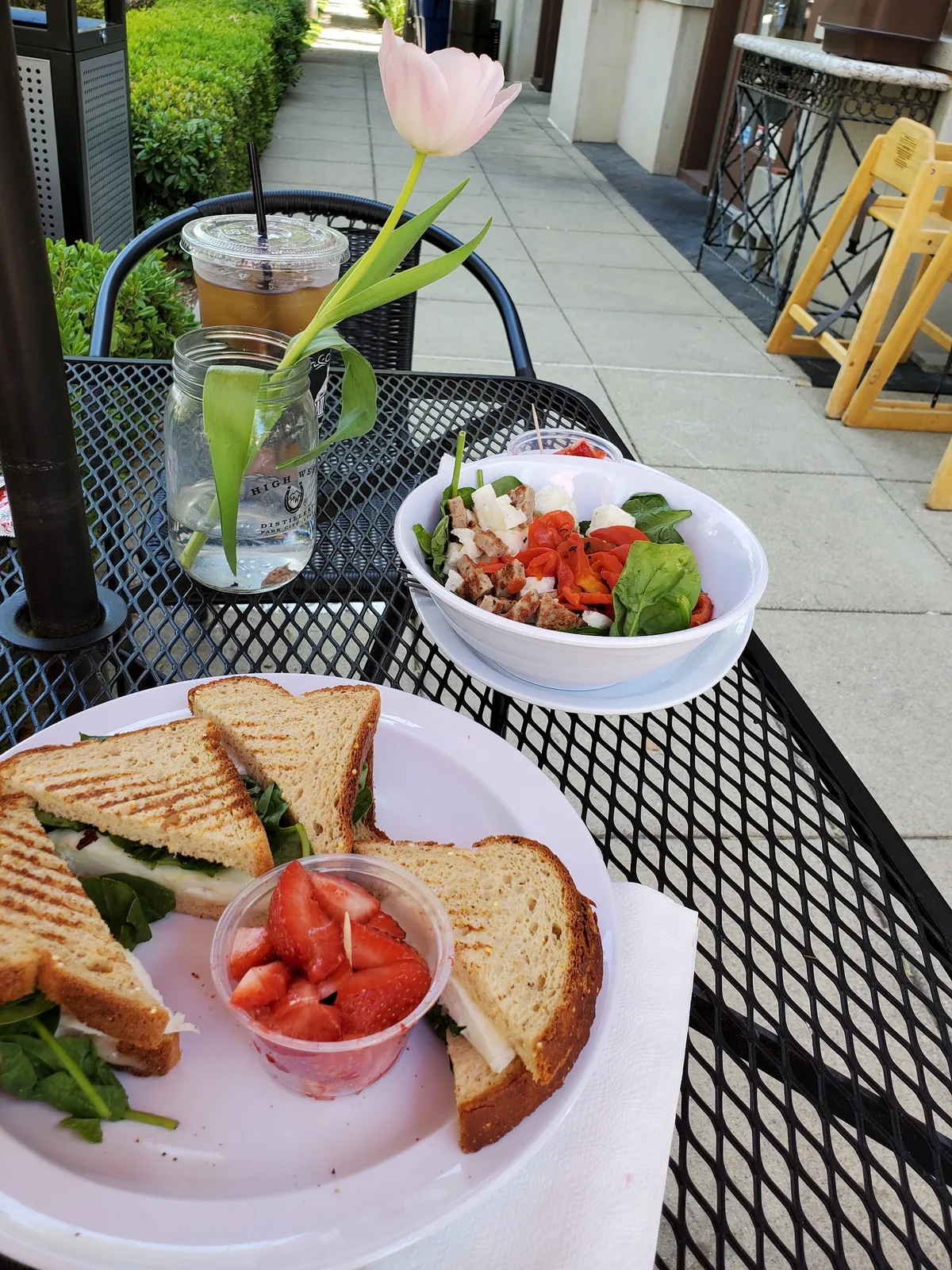 Rail Side Cafe: Restaurant Photograph