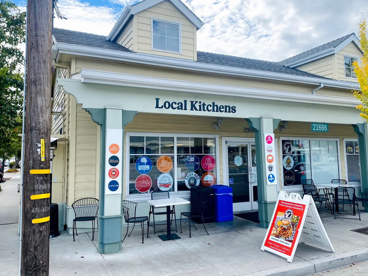 Local Kitchens: Restaurant Photograph