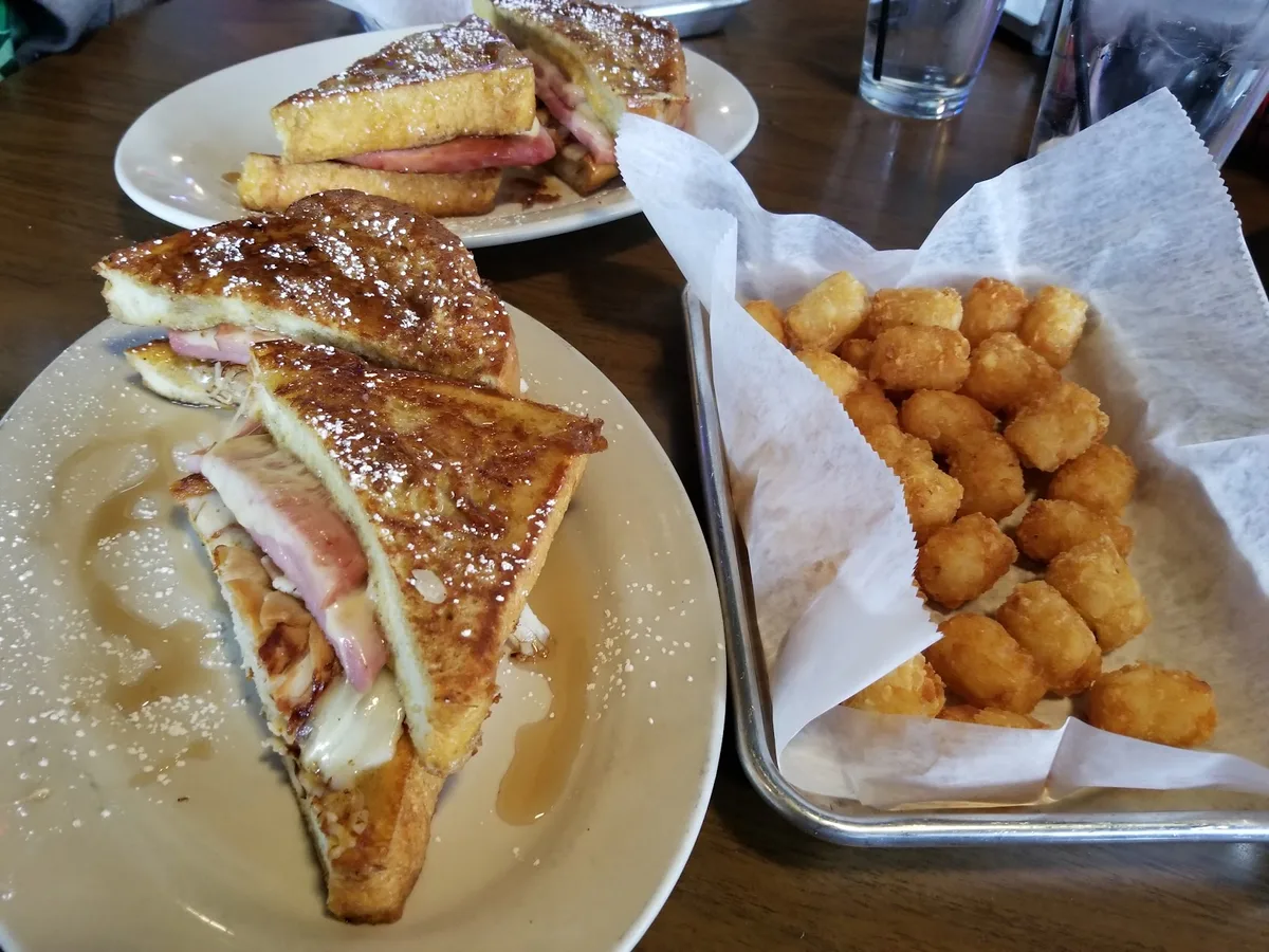 Honest John's: Restaurant Photograph