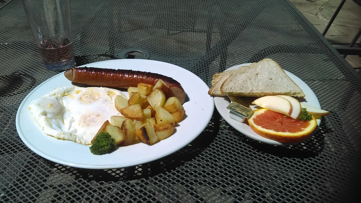 European Café and Restaurant: Restaurant Photograph