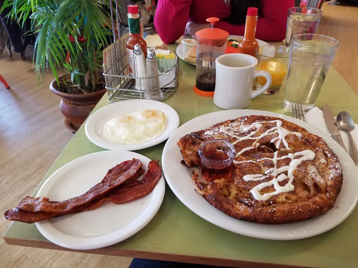 RISE! Breakfast: Restaurant Photograph