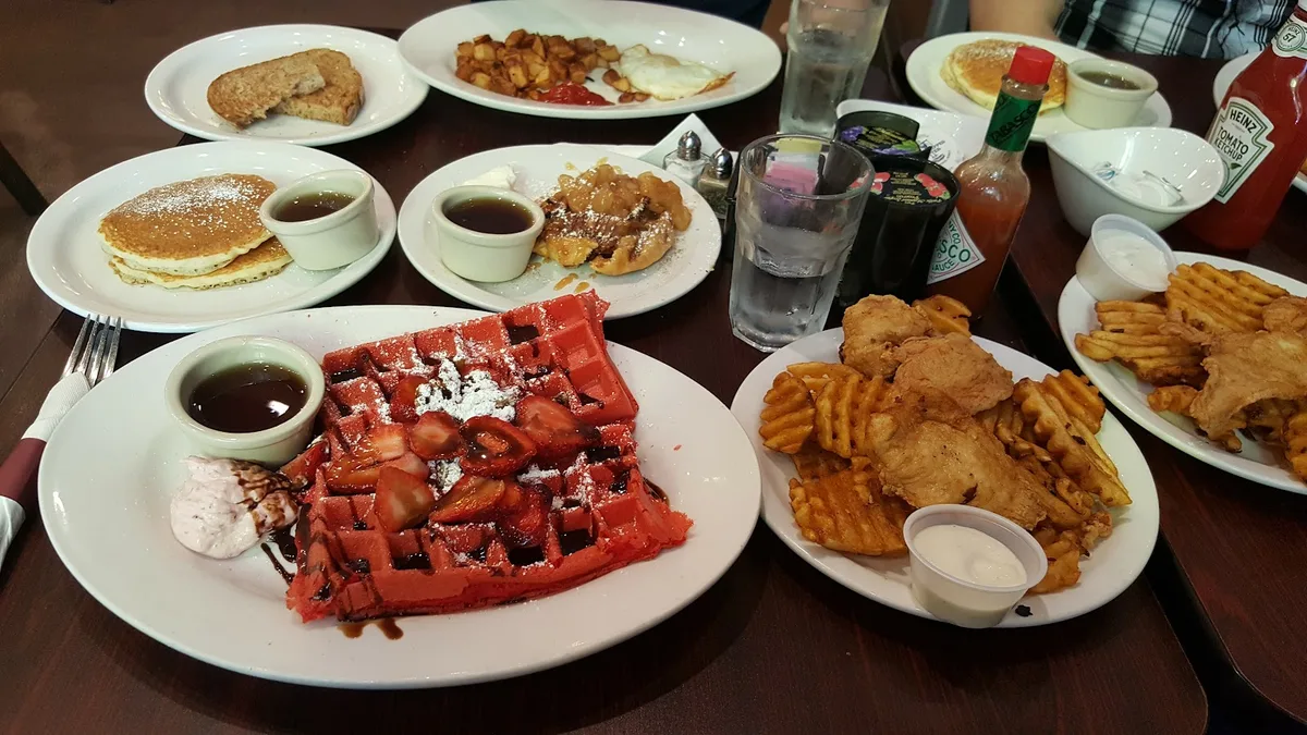 Chicago Waffles: Restaurant Photograph
