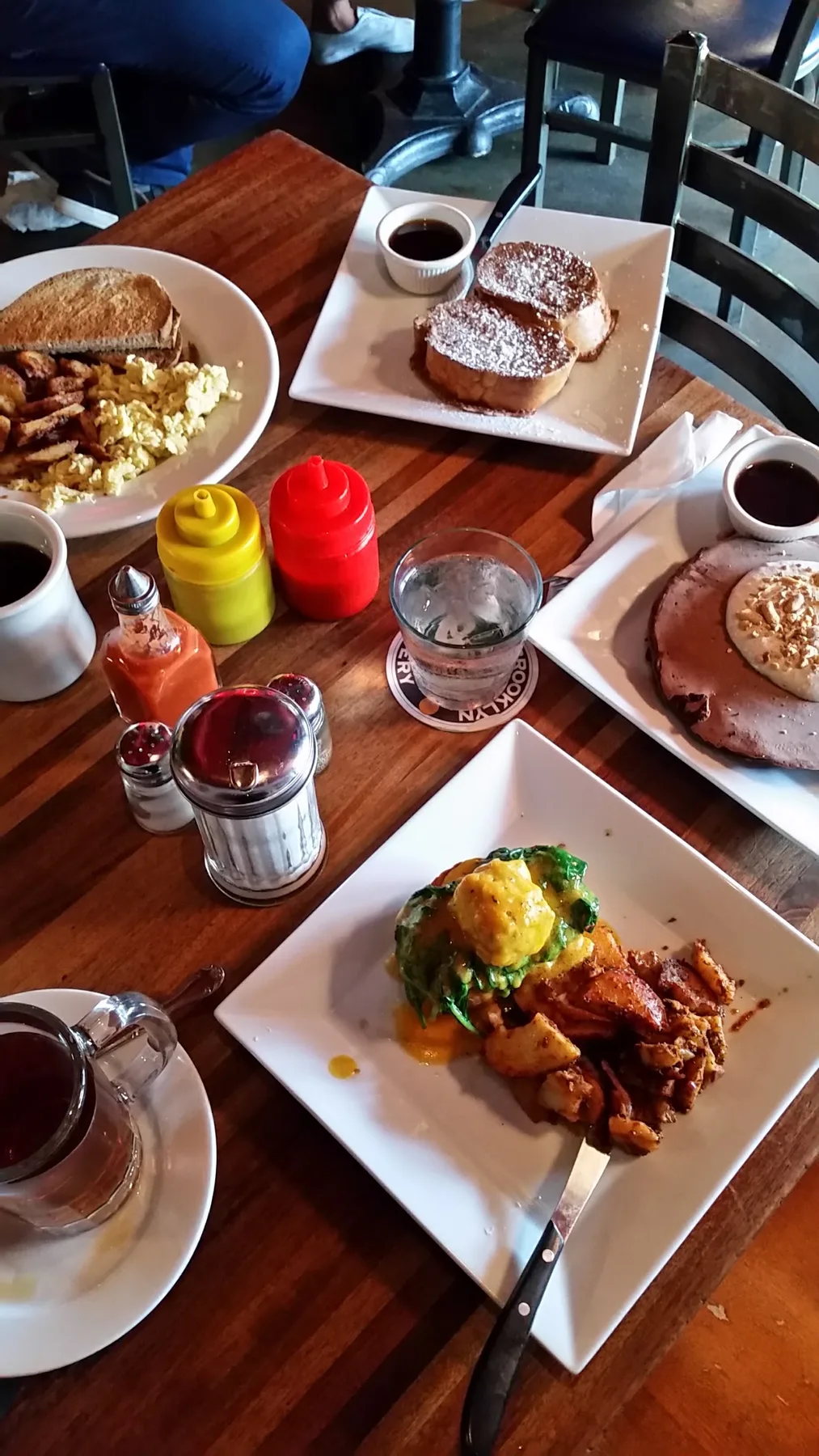 Julian's: Restaurant Photograph