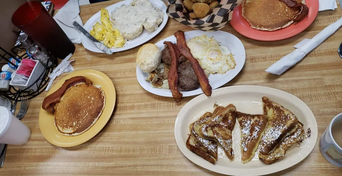 Wagon Wheel Cotterell's Family Restaurant: Restaurant Food And Dining Photo