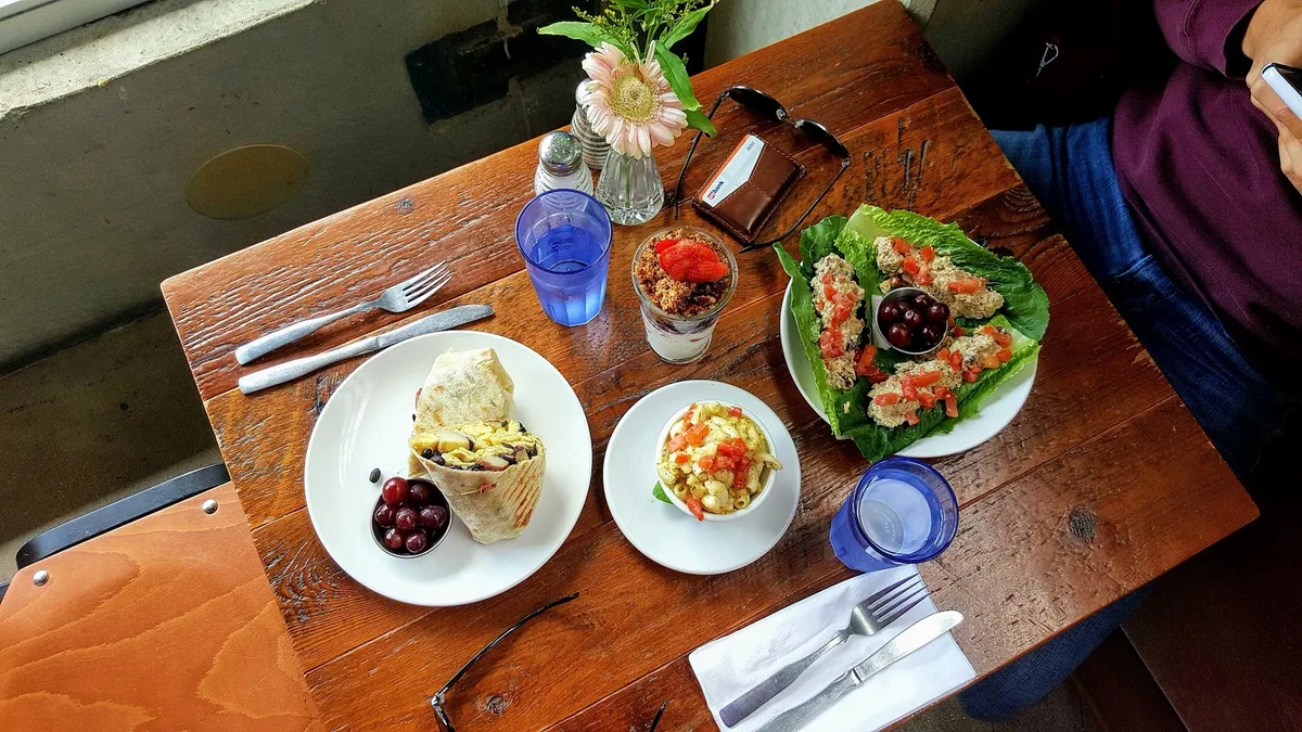 Beerline Cafe: Restaurant Food And Dining Photo