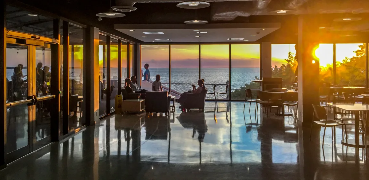 SALT Waterfront Restaurant: Restaurant Photograph