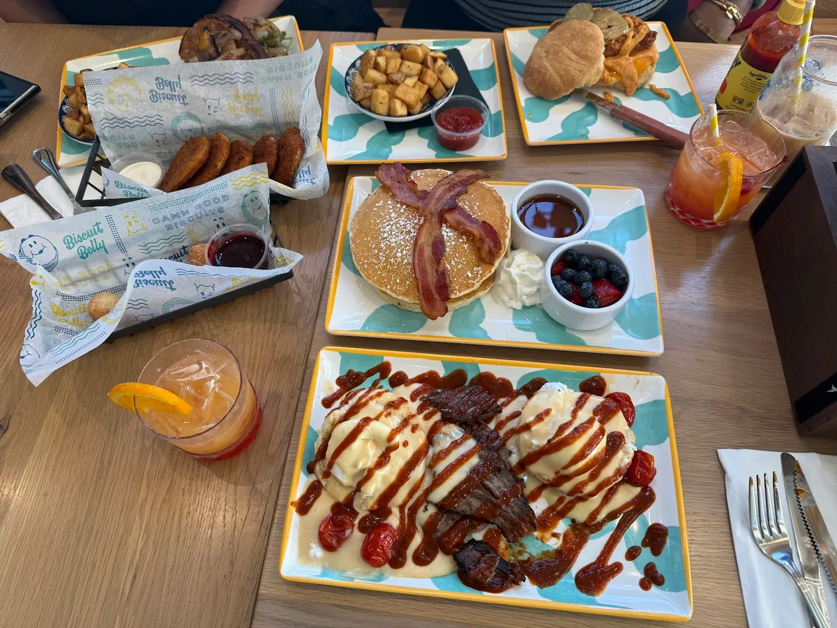 Biscuit Belly - Fayetteville: Restaurant Photograph