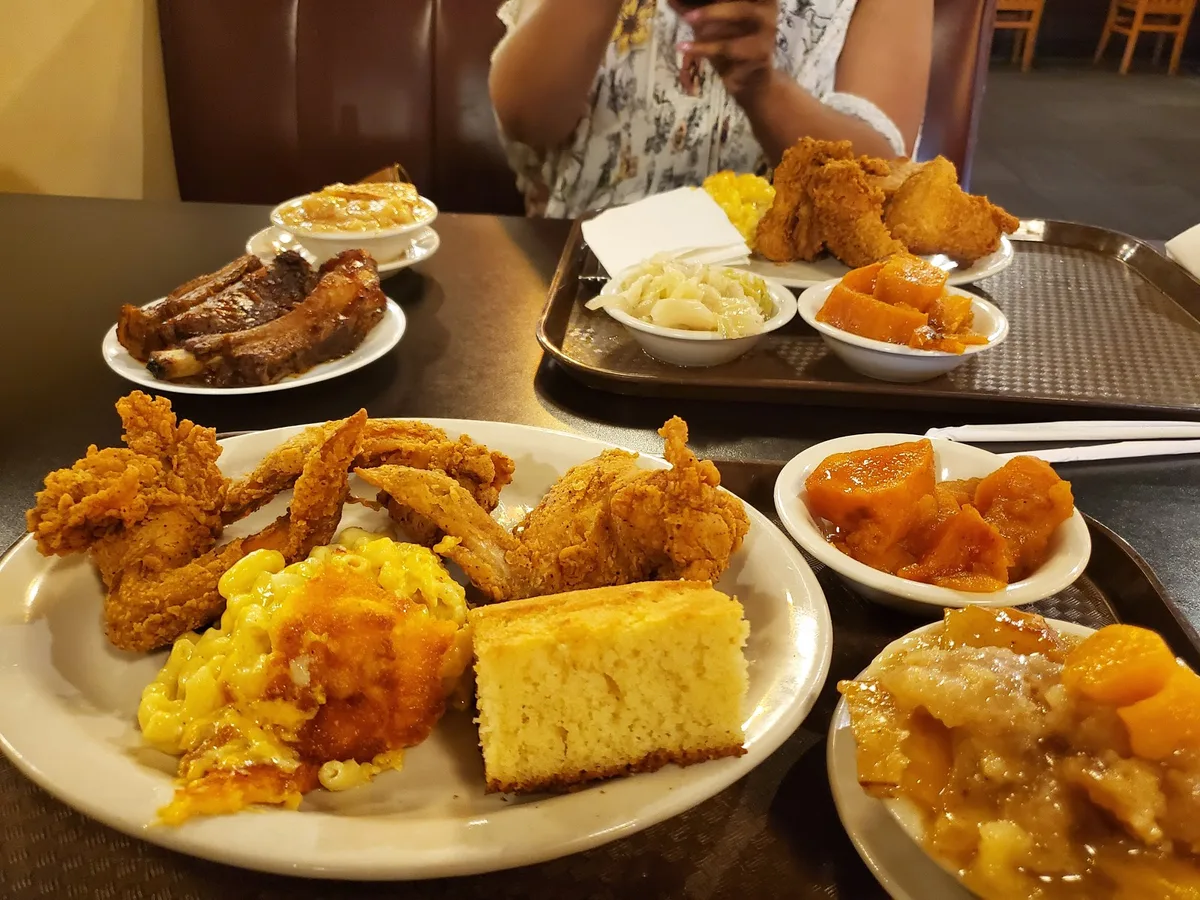Sweetie Pie's Upper Crust: Restaurant Food And Dining Photo