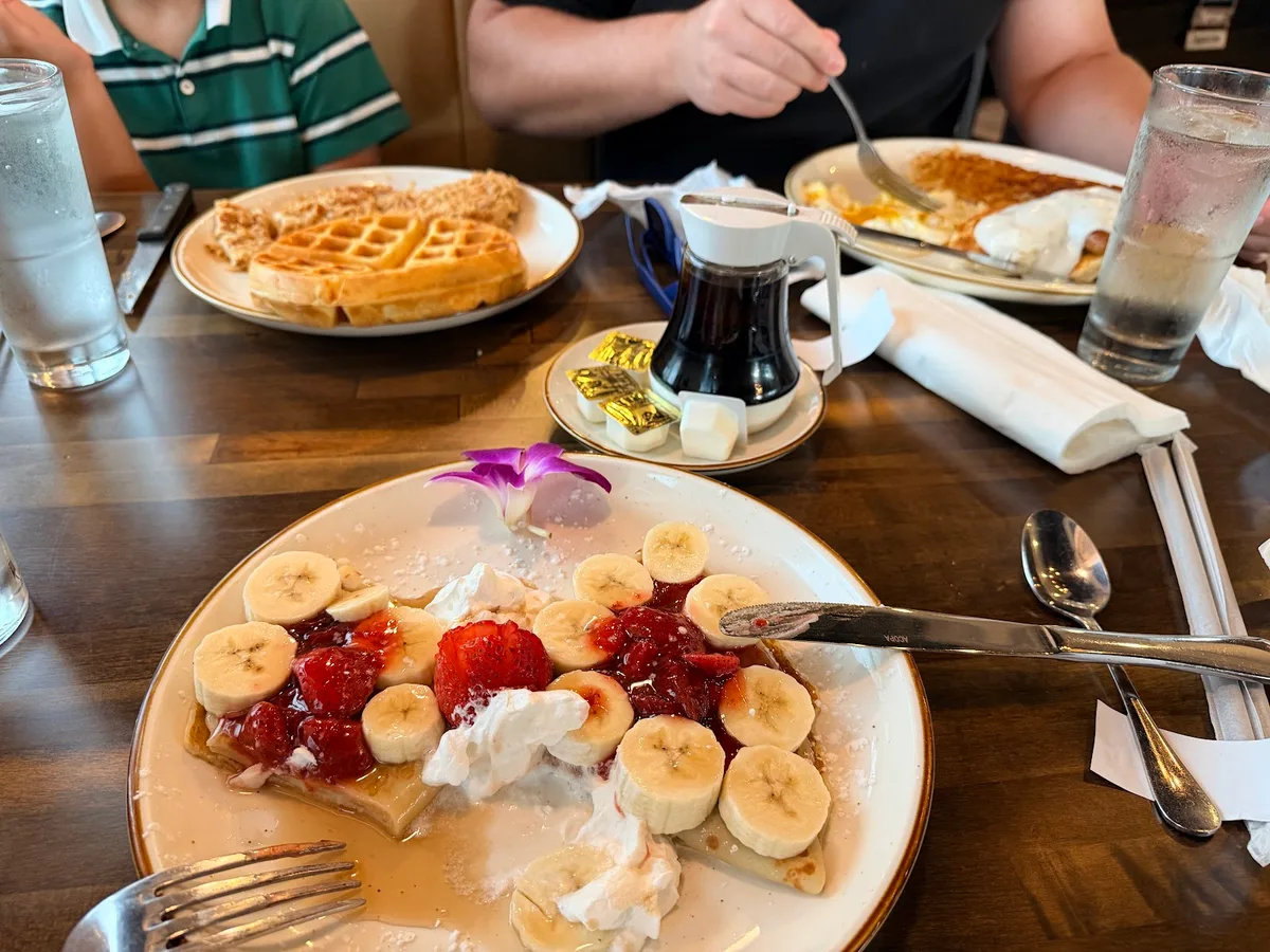 Skillet Flame: Restaurant Photograph