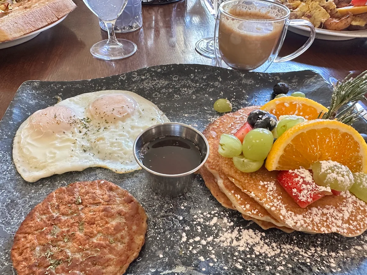 Sweet Bacon Cafe: Restaurant Photograph