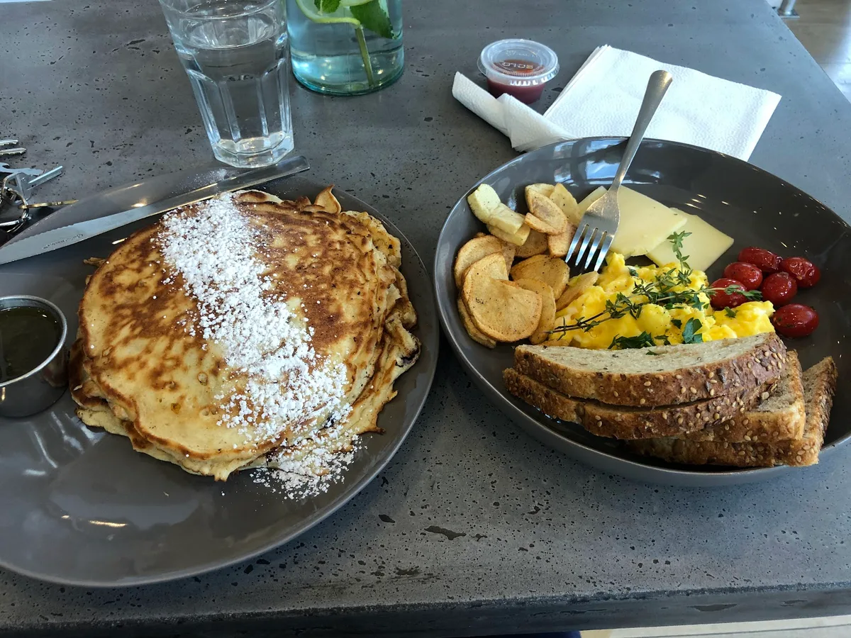 Jackie & Sons: Restaurant Photograph