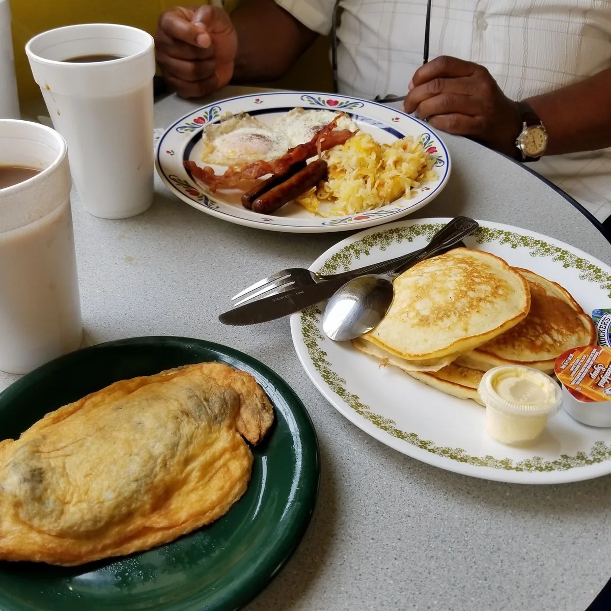 La Especial Bakery: Restaurant Food And Dining Photo