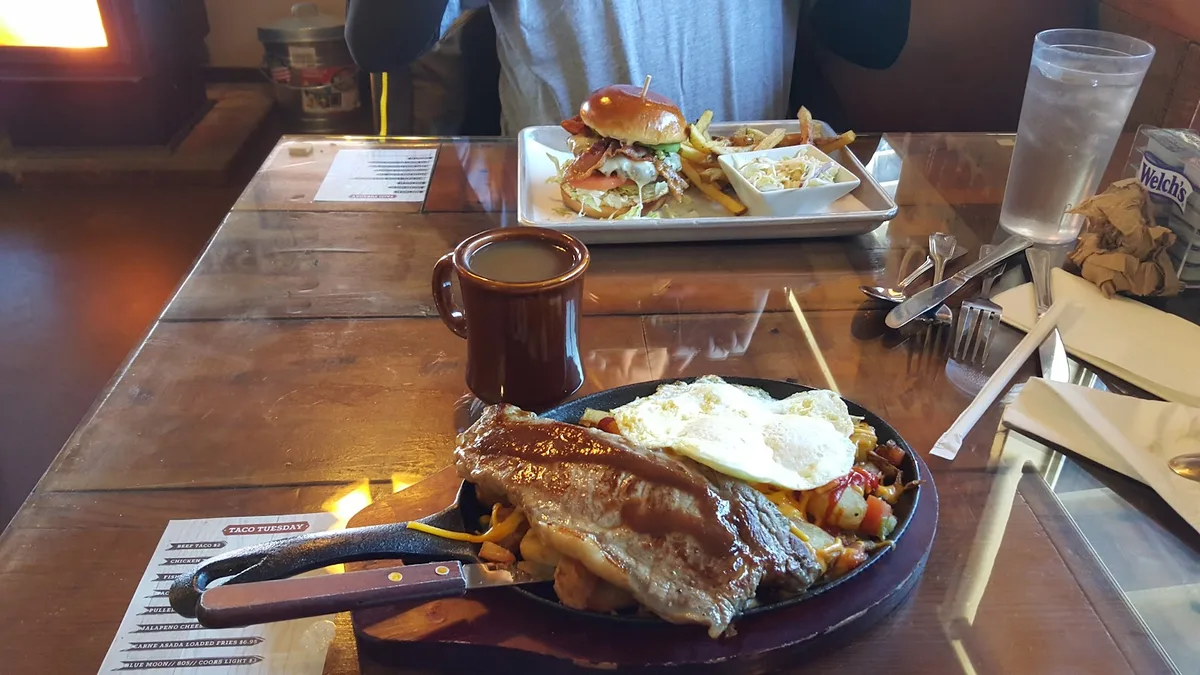 Jack's Place: Restaurant Photograph