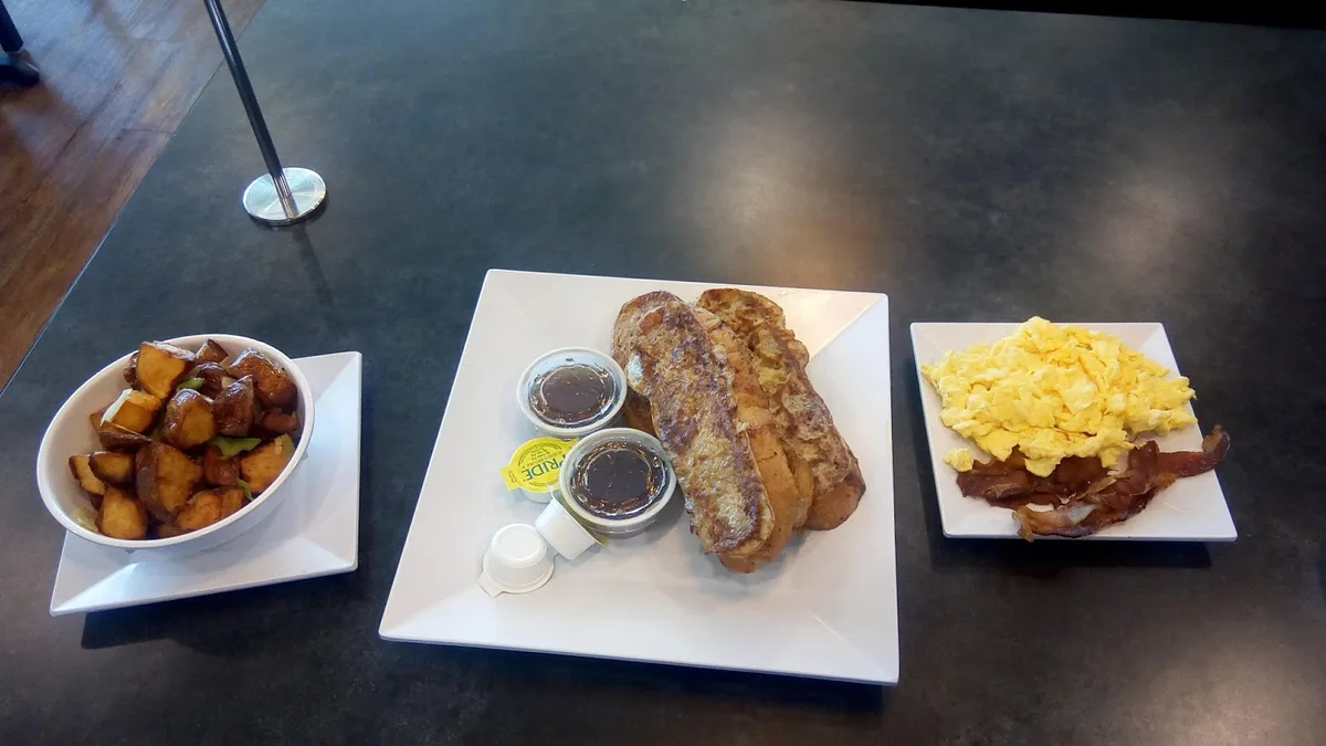 Gandolfo's Delicatessen: Restaurant Food And Dining Photo