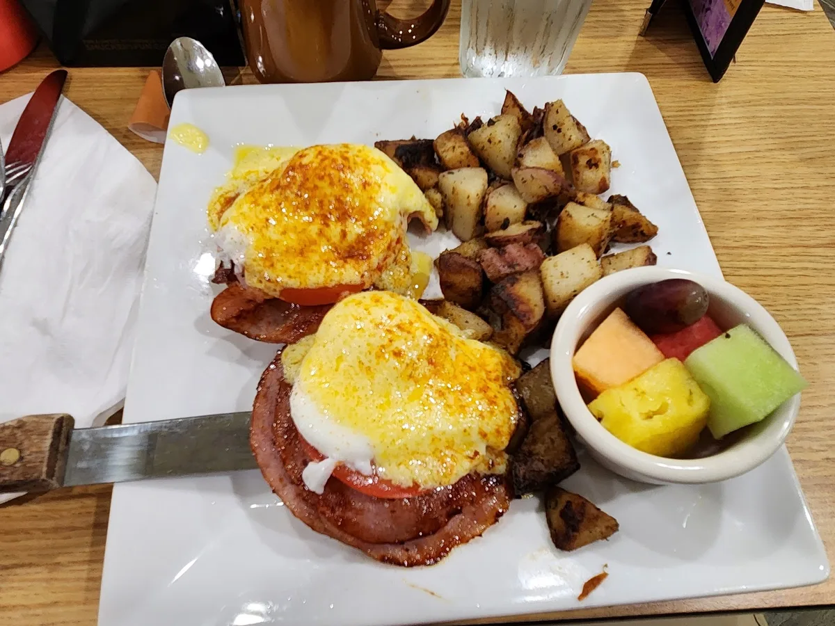 Sunrise Cafe: Restaurant Photograph