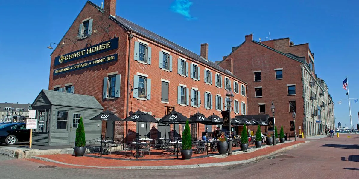 Chart House: Restaurant Photograph