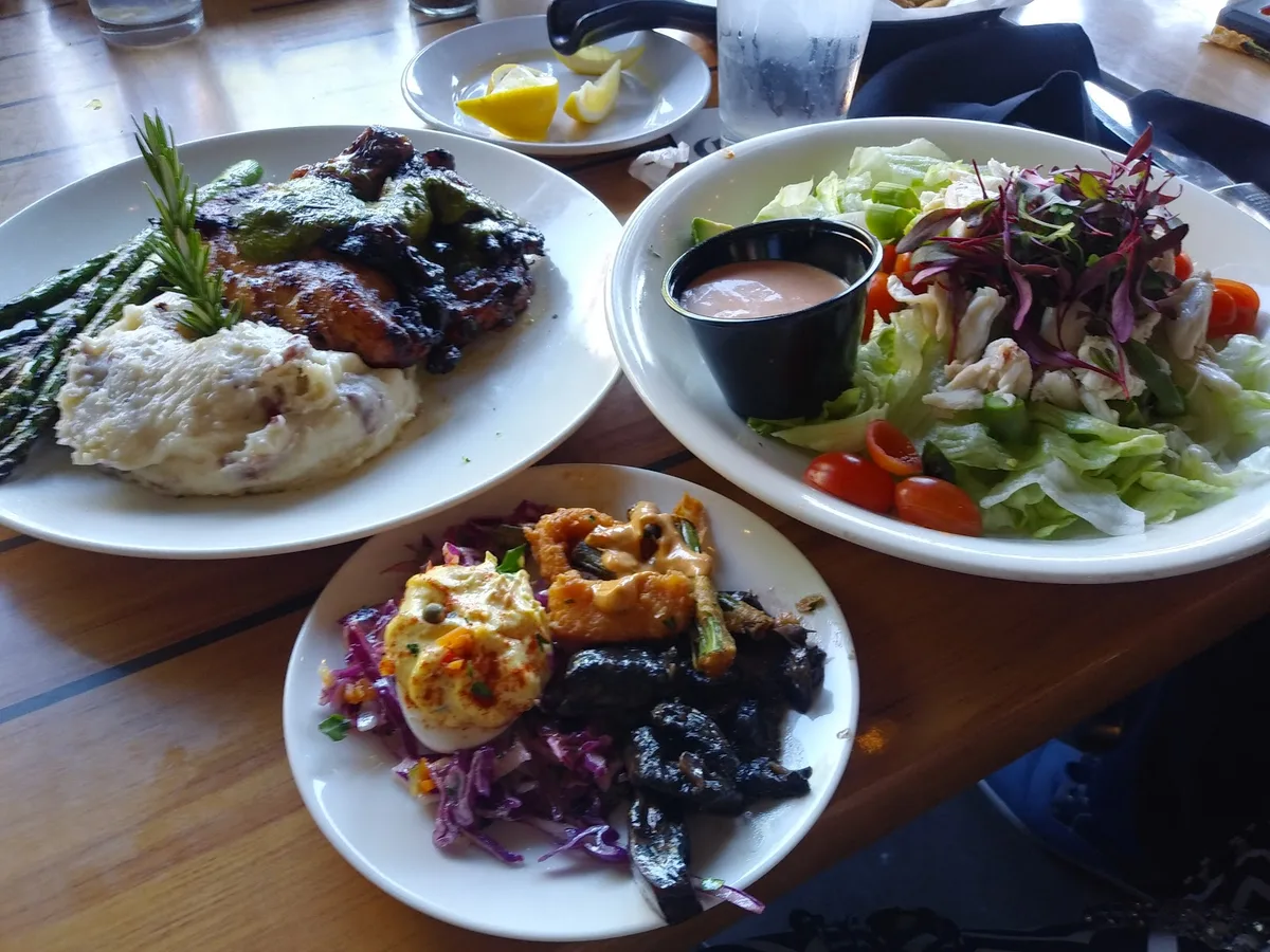 Elbow Room Bar & Grill: Restaurant Food And Dining Photo