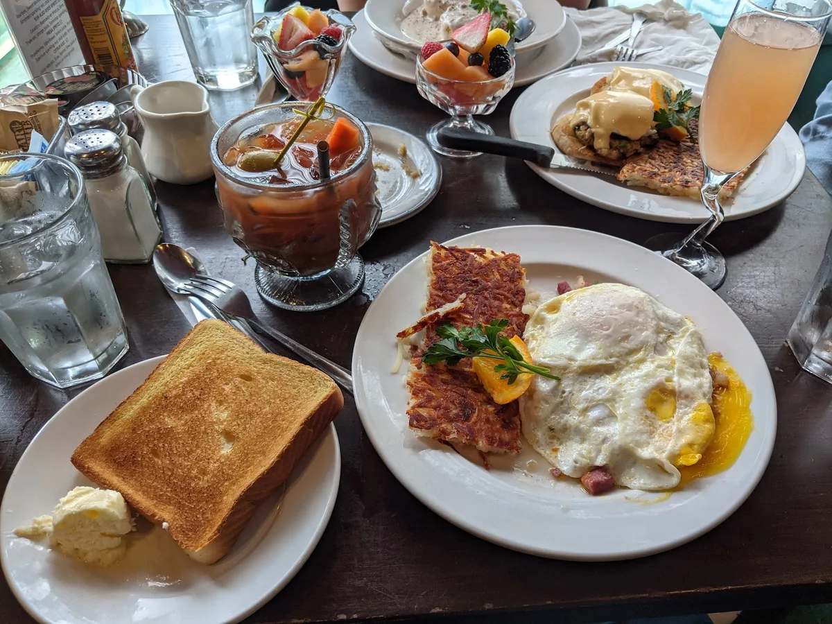 Tweet: Restaurant Photograph