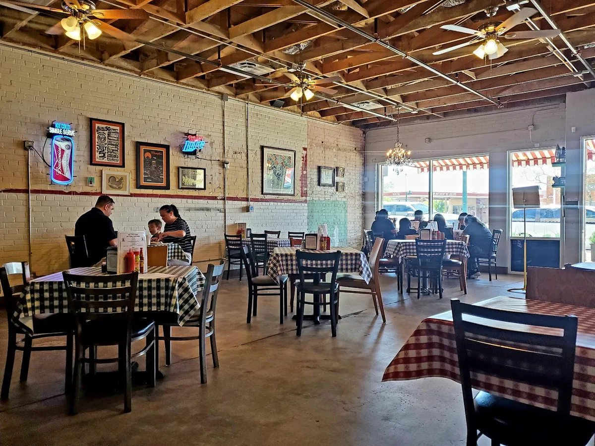Gus's World Famous Fried Chicken · Restaurant Photo From Google Maps
