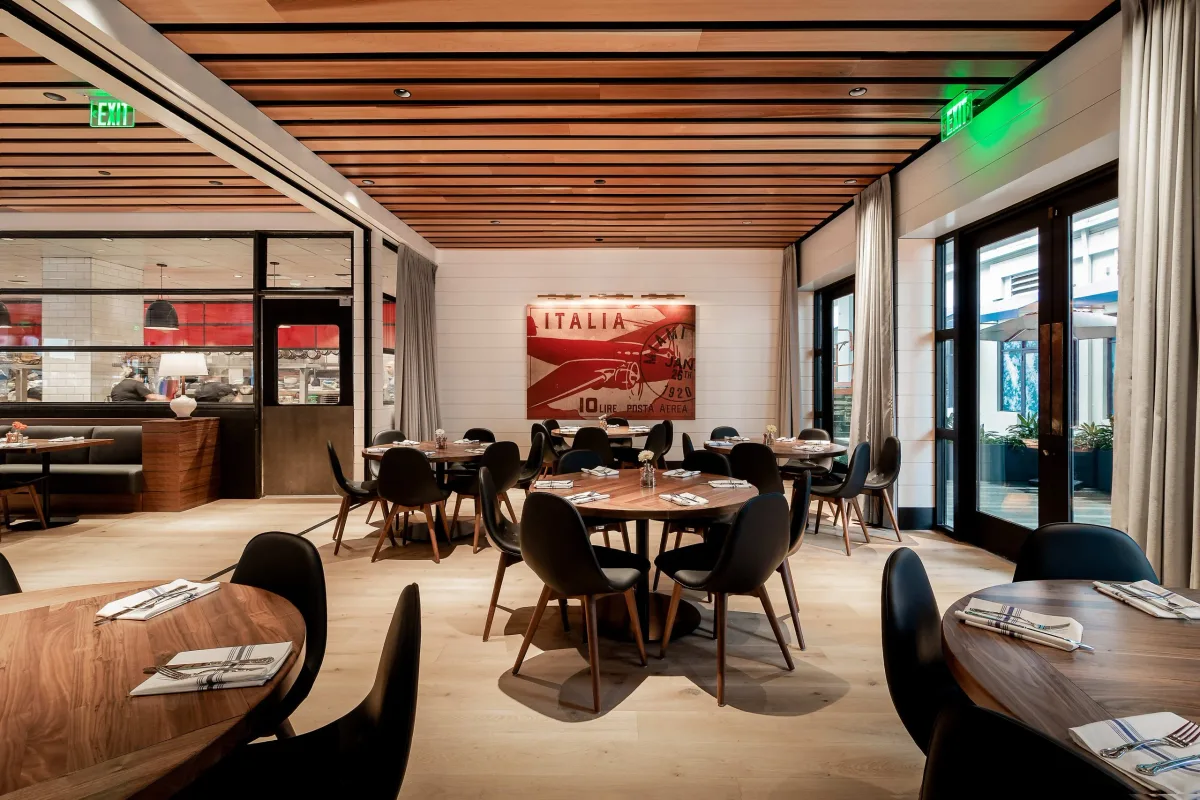 North Italia: Restaurant Photograph