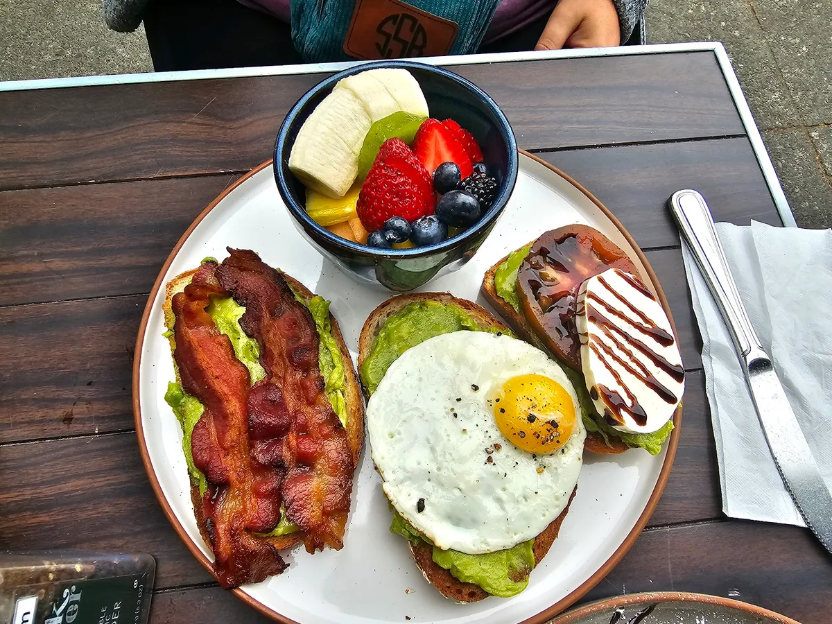 eight am: Restaurant Photograph