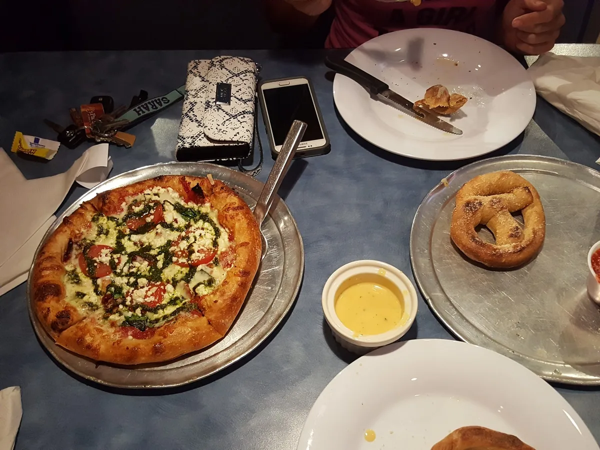 Mellow Mushroom Huntsville: Restaurant Food And Dining Photo