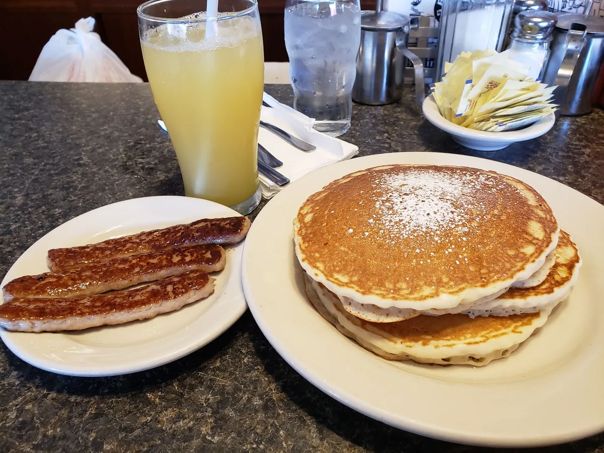 Pete's Grille: Restaurant Food And Dining Photo