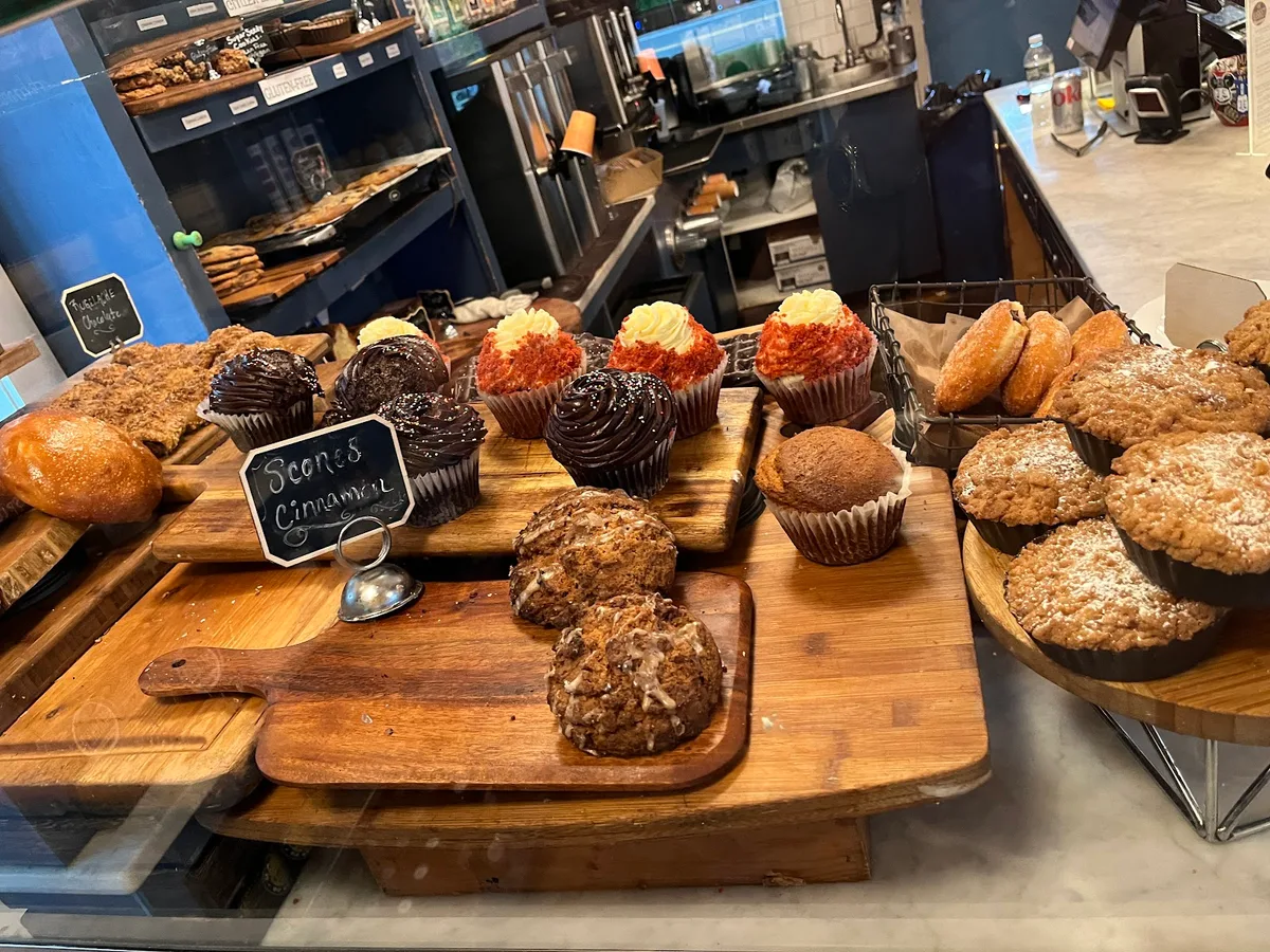 The 9W Market: Restaurant Photograph