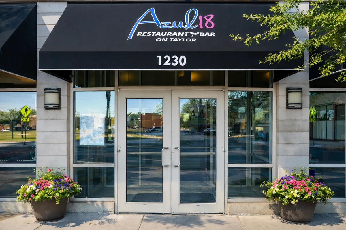 Azul 18: Restaurant Photograph