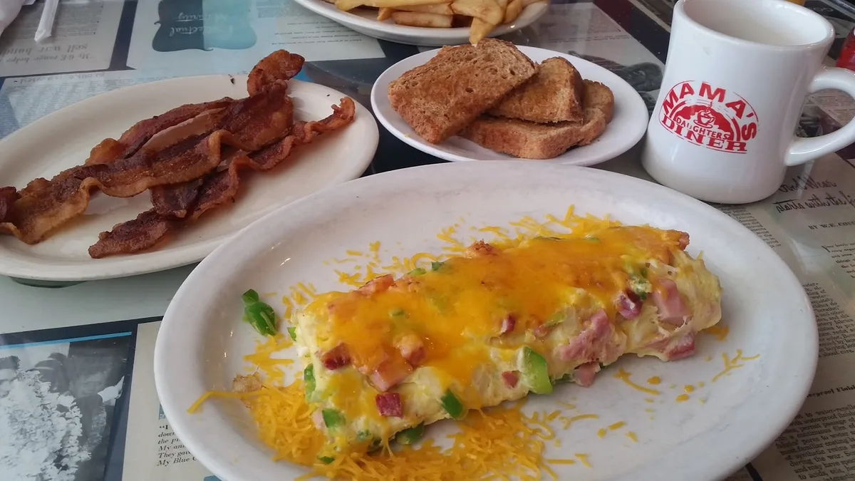 Mama's Daughters' Diner: Restaurant Food And Dining Photo